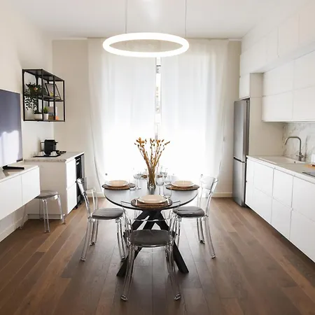 Lägenhet Sannazzaro Moderno In Centro *