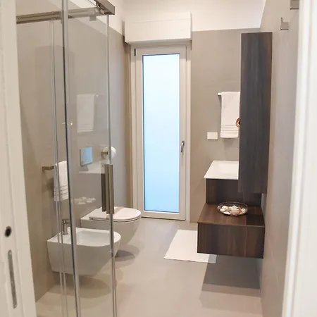 Sannazzaro Moderno In Centro Lägenhet